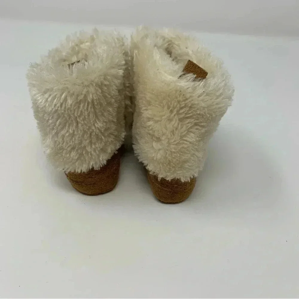 Rising Star Faux Sheepskin And Fur Boots Booties Crib Shoes Infants Size 3-6M